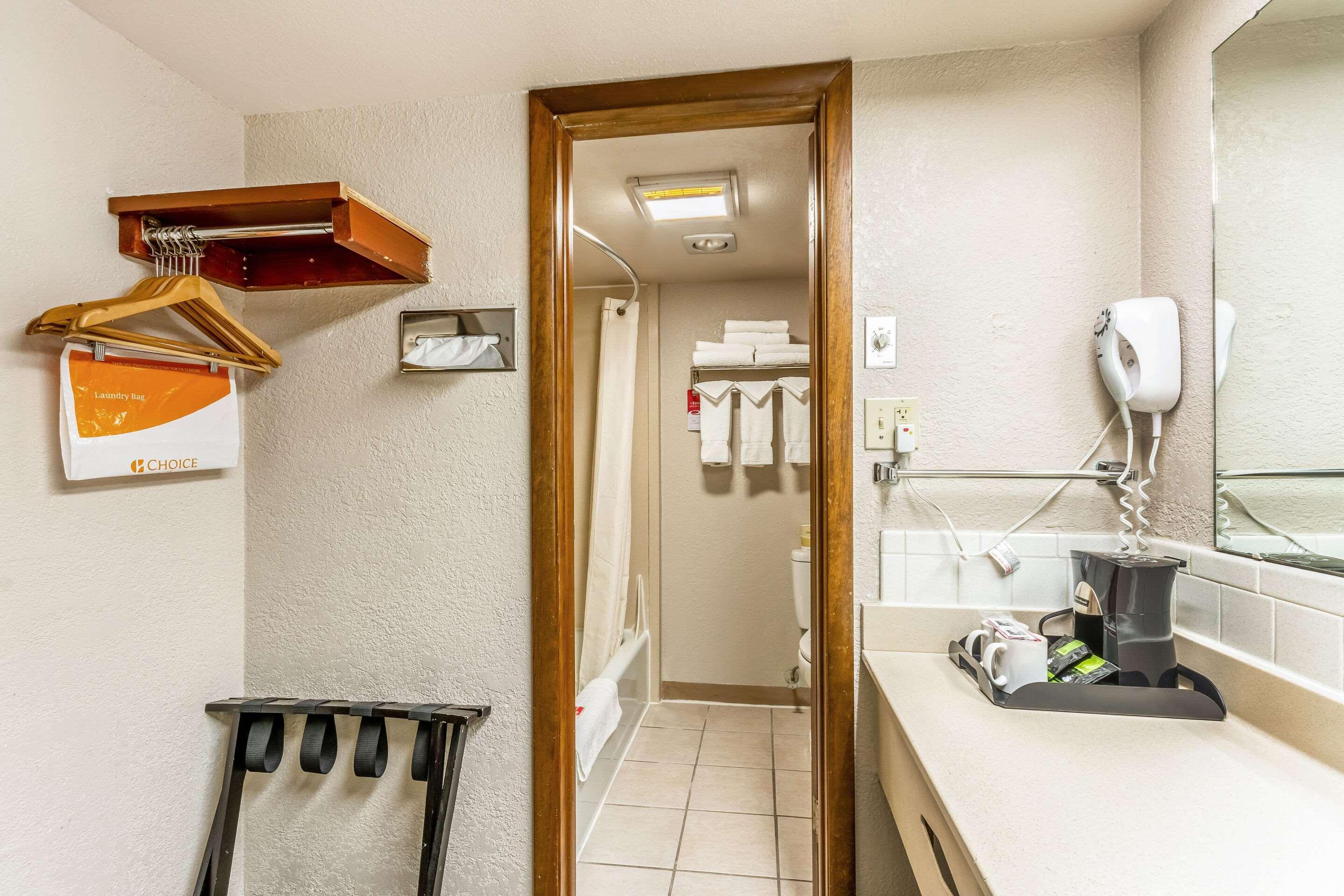 Econo Lodge Winfield Exteriör bild